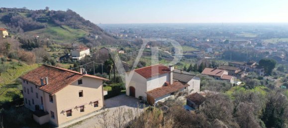 5 bedrooms Villa in Pianezze, Italy No. 68854 11