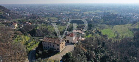5 bedrooms Villa in Pianezze, Italy No. 68854 5