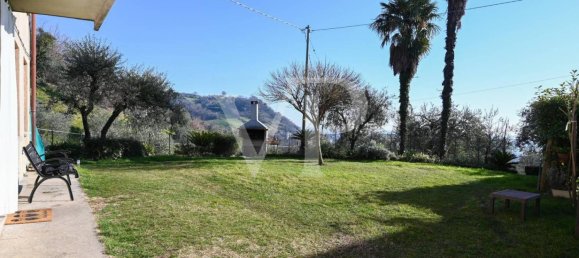 5 bedrooms Villa in Pianezze, Italy No. 68854 12