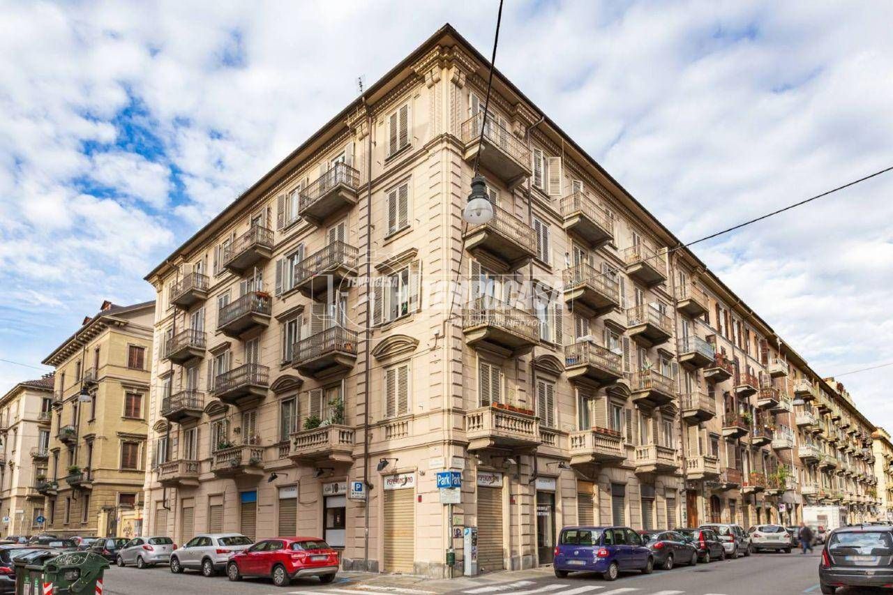1 bedroom Apartment in Turin, Italy No. 383130
