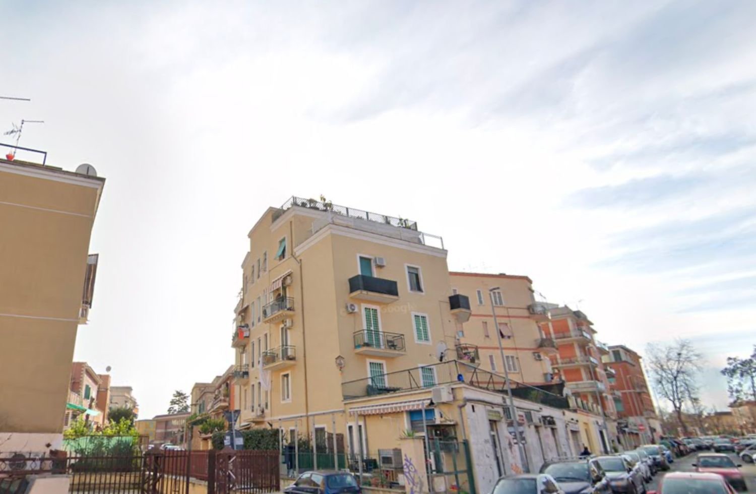 3 rooms Apartment in Rome, Italy No. 207806