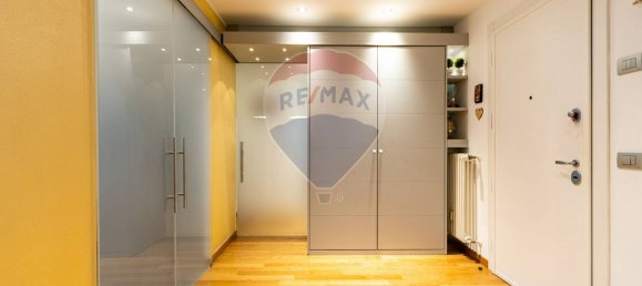 Apartamento de 4 divisões em Sesto San Giovanni, Italy N.º 290077 3