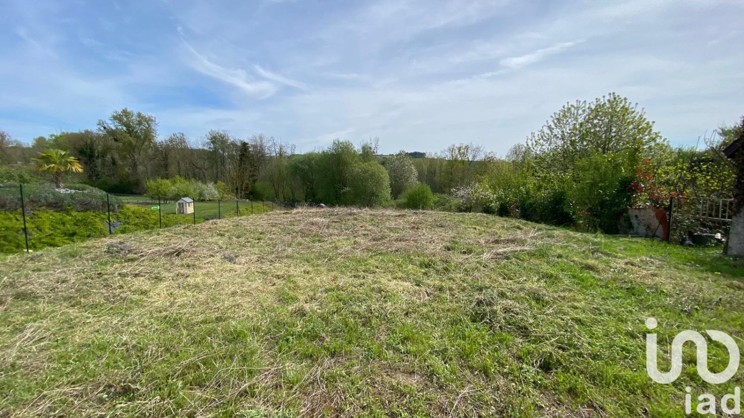  Land in Ventelay, France No. 346066