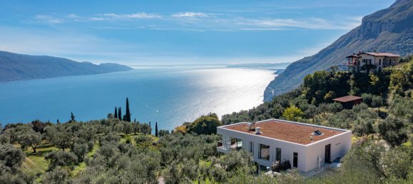 4 bedrooms Villa in Tignale, Italy No. 129420 15
