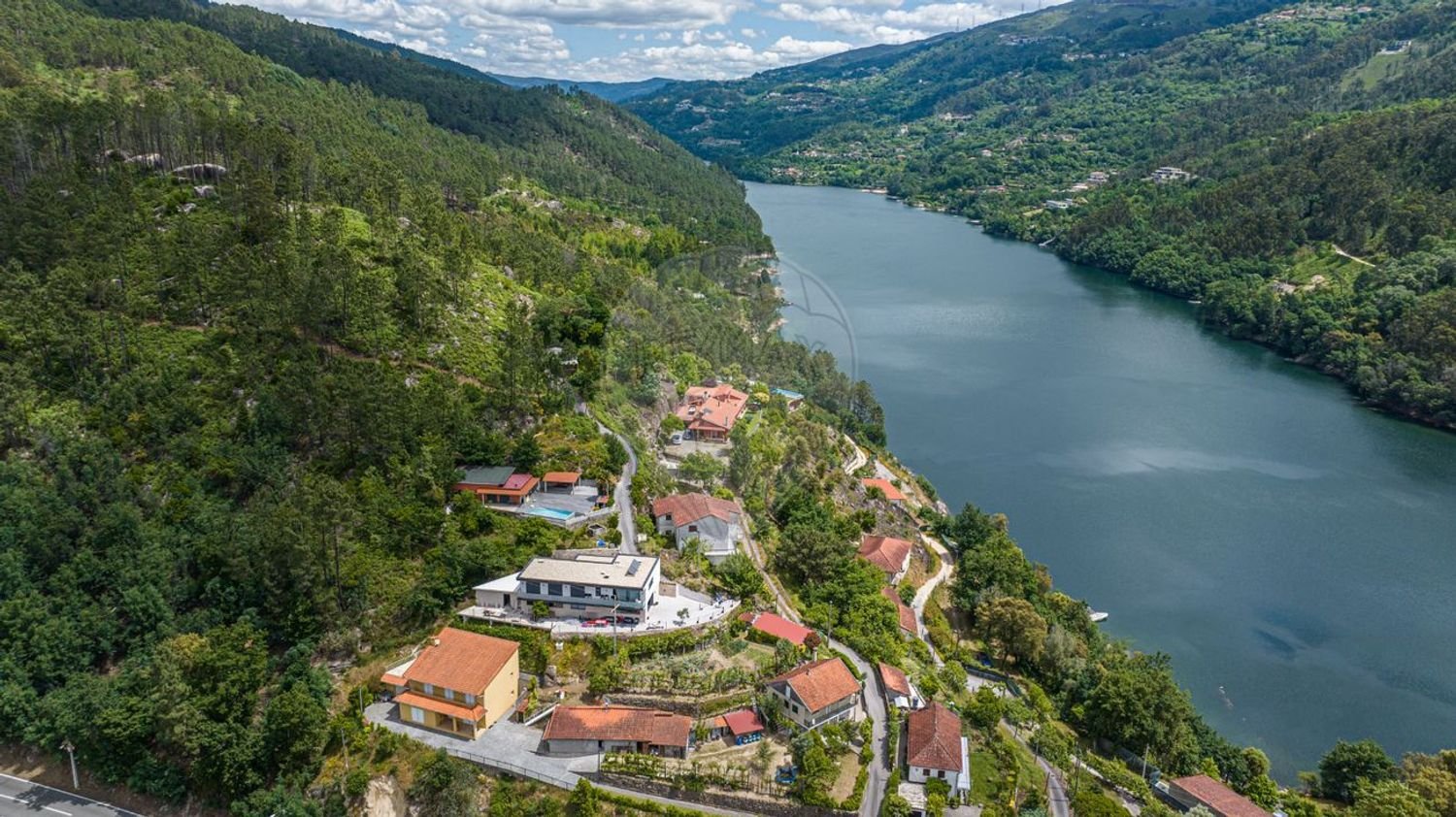 Дом с 6 спальнями в Терраш ди Бору, Португалия № 42659