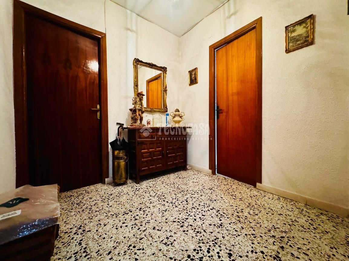 3 bedrooms Apartment in Cordoba, Spain No. 192132