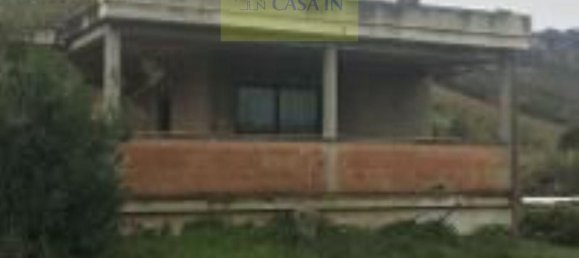 3 rooms House in Collecorvino, Italy No. 178728 7