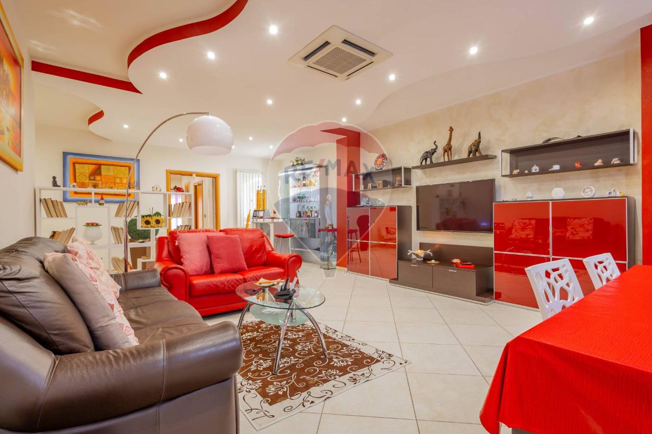 Apartamento de 3 habitaciónes en Bari, Italy No. 125240