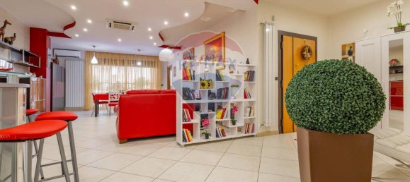 Apartamento de 3 habitaciónes en Bari, Italy No. 125240 3