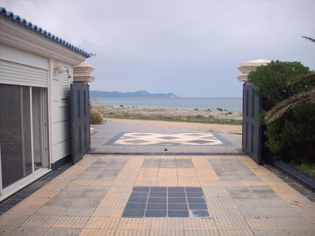 Вилла с 6 спальнями в Центральная Греция, Греция № 1397