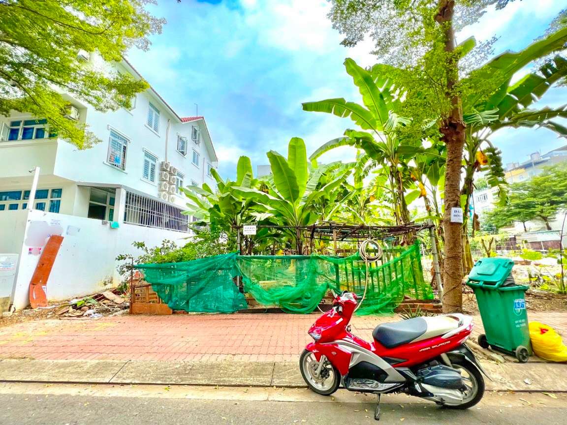 Terrain à District 7, Vietnam 200m² No. 13918