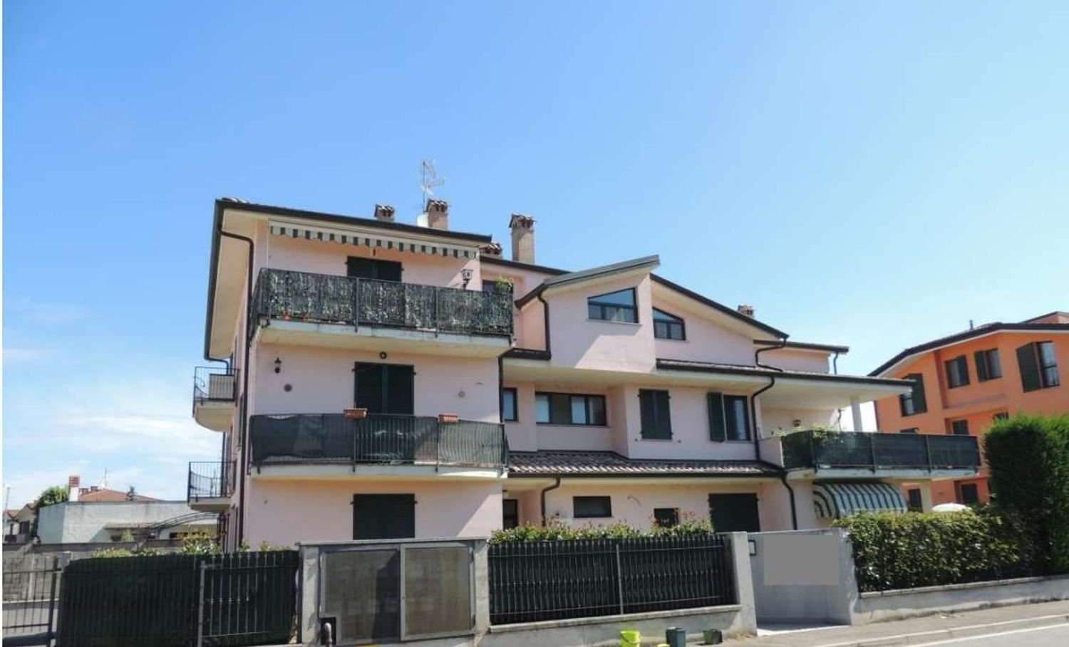 Квартира с 4 комнатами в Мотта Висконти, Италия № 4051