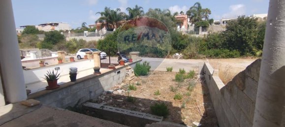 3 bedrooms House in Salve, Italy No. 377338 4