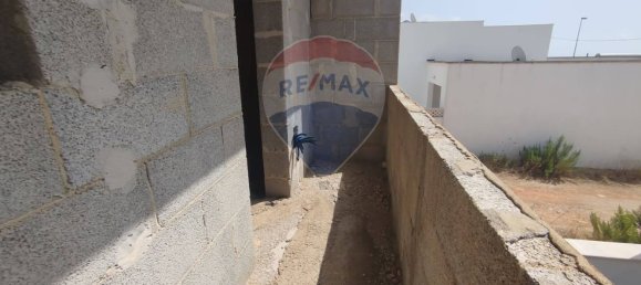 3 bedrooms House in Salve, Italy No. 377338 8