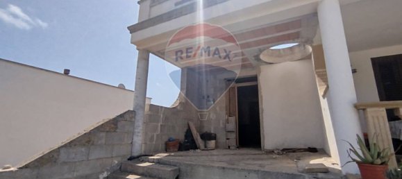 3 bedrooms House in Salve, Italy No. 377338 2