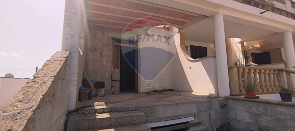 3 bedrooms House in Salve, Italy No. 377338 3