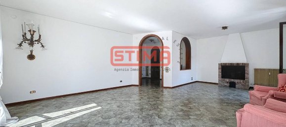 6 rooms Apartment in Treviso, Italy No. 107977 38