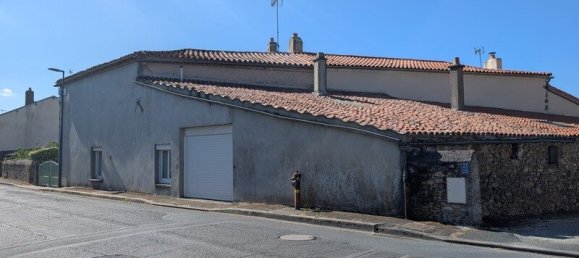 3 bedrooms House in Nueil-les-Aubiers, France No. 308839 2