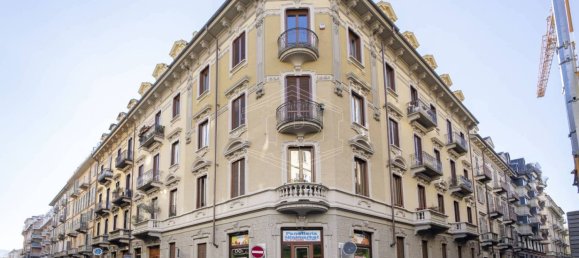 1 bedroom Apartment in Turin, Italy No. 207758 2