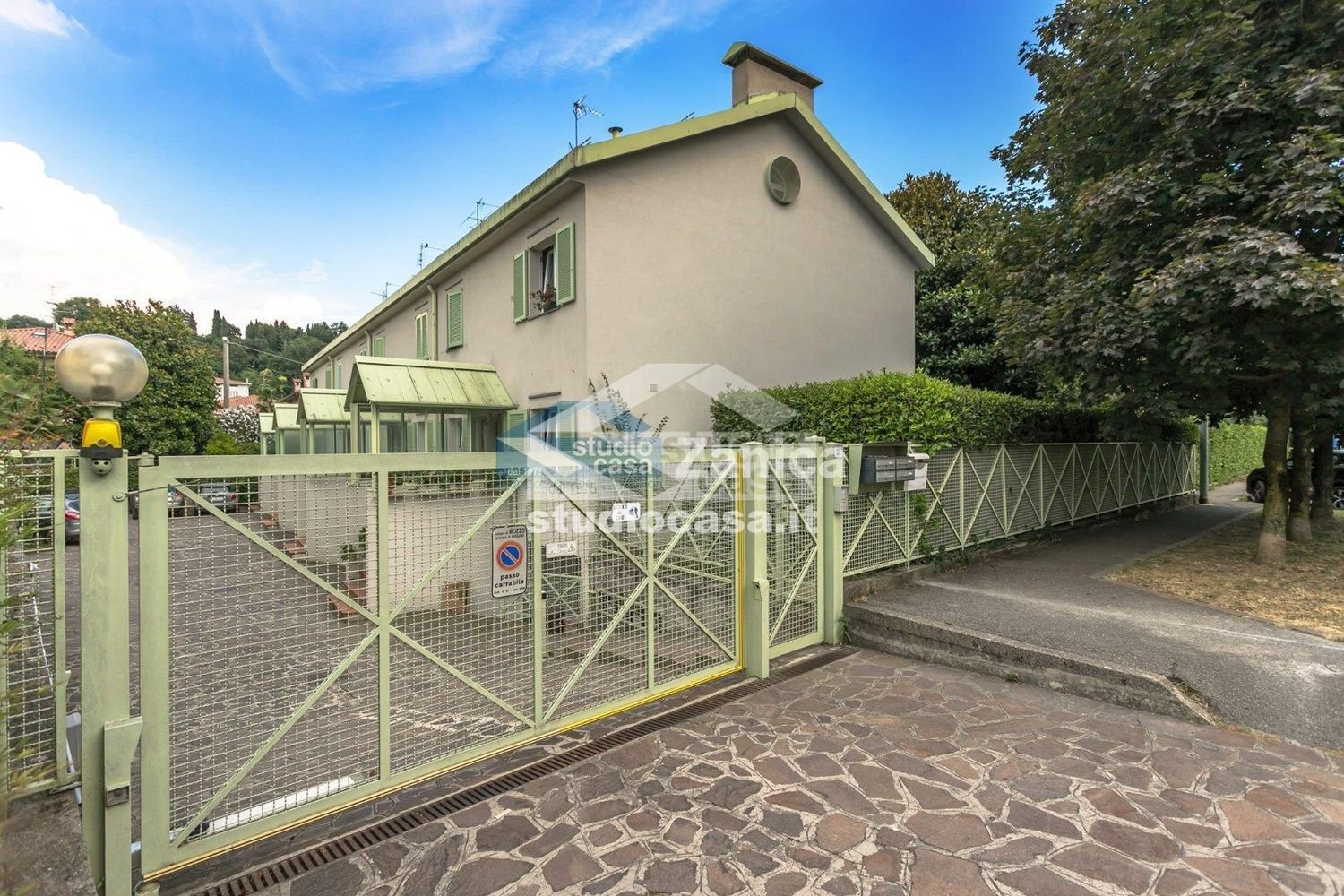 4غرفة فيلا في Mozzo, Italy رقم 316118