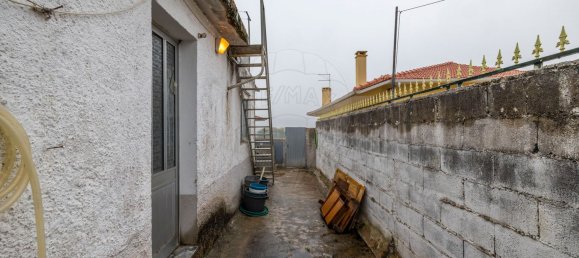 2 bedrooms House in Maiorga, Portugal No. 33120 17