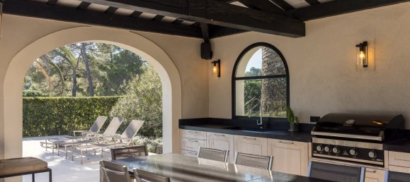 5 bedrooms Commercial property in Mougins, France No. 38236 9