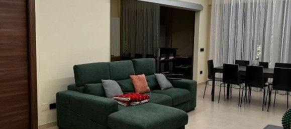 3 rooms Apartment in Catanzaro, Italy No. 161870 3