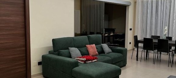 3 rooms Apartment in Catanzaro, Italy No. 161870 8