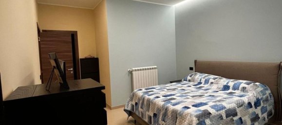 3 rooms Apartment in Catanzaro, Italy No. 161870 2