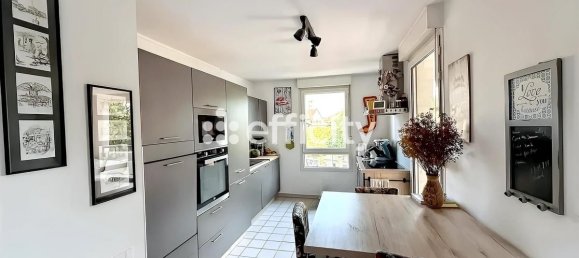 3 bedrooms Apartment in Villeurbanne, France No. 290606 3