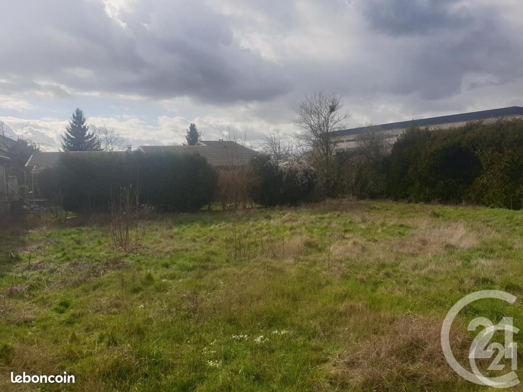 Grundstück in Chalons-en-Champagne, France 612m², Nr. 257236