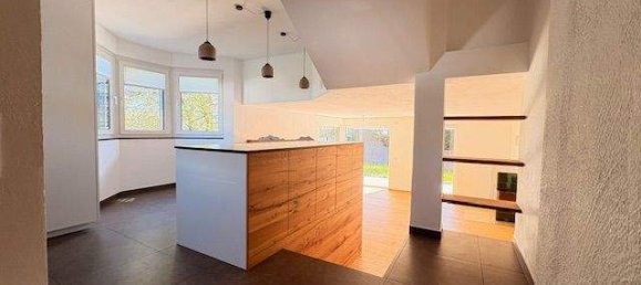 5 rooms Townhouse in Hallein, Austria No. 177076 2