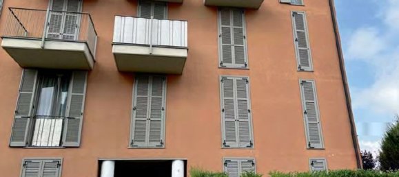 3 rooms Apartment in Chieri, Italy No. 197973 8