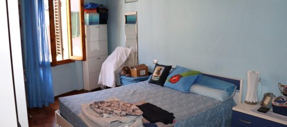6-salle Appartement à Montevarchi, Italy No. 238082 8