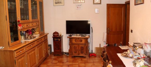 6-salle Appartement à Montevarchi, Italy No. 238082 5