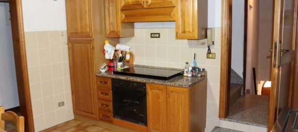 6-salle Appartement à Montevarchi, Italy No. 238082 2