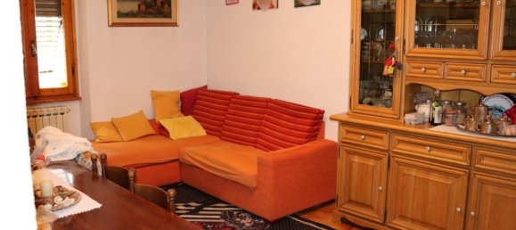 6-salle Appartement à Montevarchi, Italy No. 238082 4