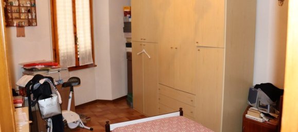 6-salle Appartement à Montevarchi, Italy No. 238082 6