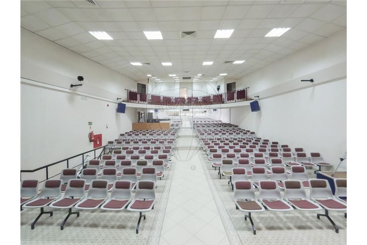 7 bedrooms Warehouse in Lisbon, Portugal No. 72319