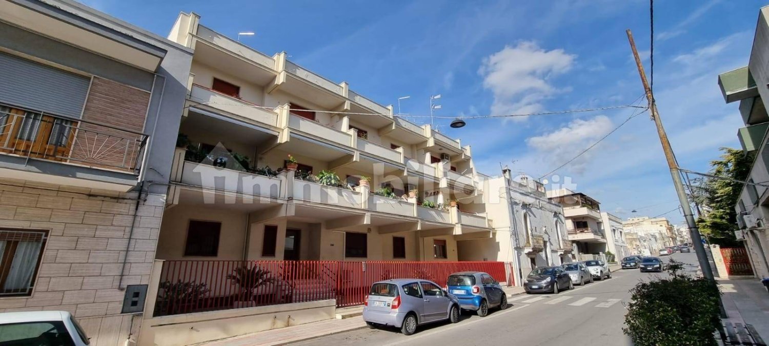 2 bedrooms Apartment in Crispiano, Italy No. 109845