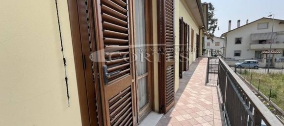 Apartamento de 4 dormitorios en Città di Castello, Italy No. 380534 20