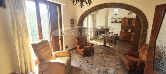 Apartamento de 4 dormitorios en Città di Castello, Italy No. 380534 5