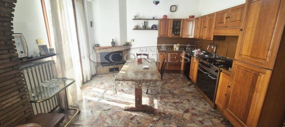 Apartamento de 4 dormitorios en Città di Castello, Italy No. 380534 2