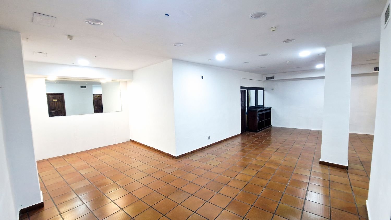 Imóvel comercial em Salamanca, Spain 144 m² N.º 153345