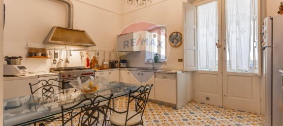 3-salle Penthouse à Bari, Italy No. 14630 10