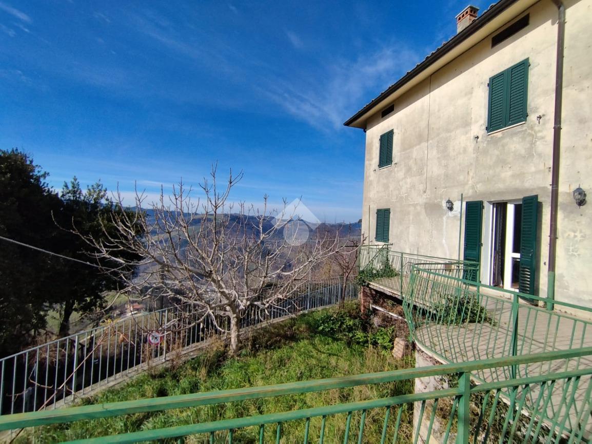 Дом с 4 комнатами в Сольяно аль Рубиконе, Италия № 168052