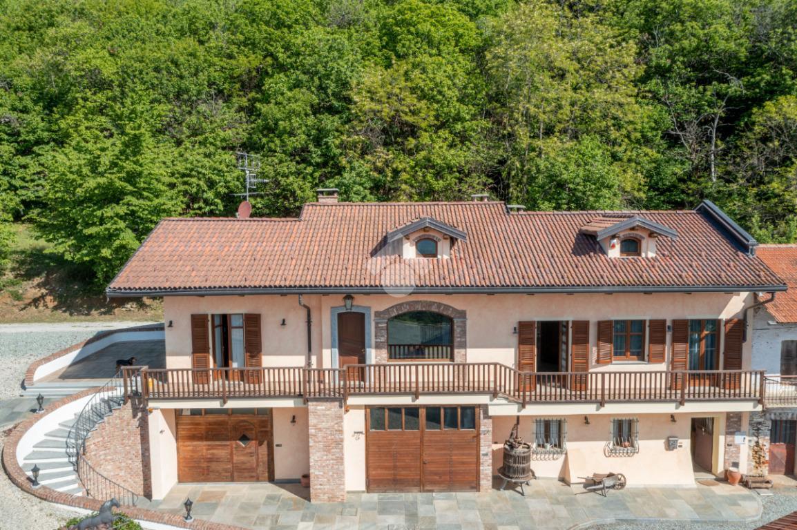 5-salle Villa à Verzuolo, Italy No. 17607