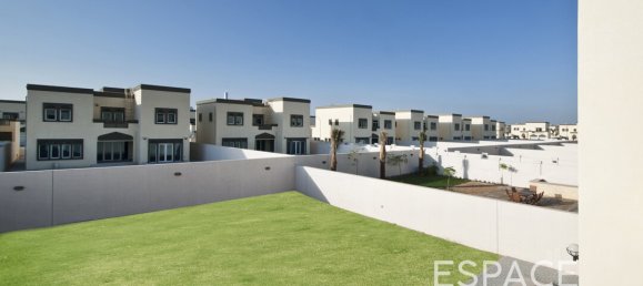 3 dormitorios villa en venta en Jumeirah Park, Dubai, UAE № 106053 2