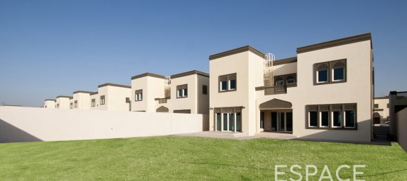 3 dormitorios villa en venta en Jumeirah Park, Dubai, UAE № 106053 3