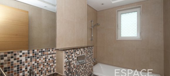 3 dormitorios villa en venta en Jumeirah Park, Dubai, UAE № 106053 8